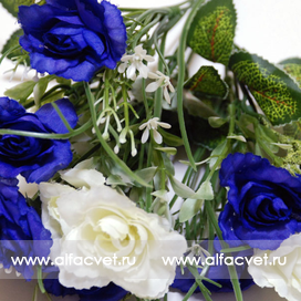 искусственные цветы букет роз с добавкой осока цвета синий с белым 58